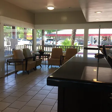 Ramada By Wyndham Modesto Yosemite Area-2