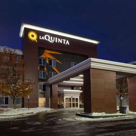 La Quinta By Wyndham Detroit Utica-3