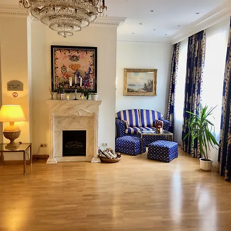 Hotel Bayerischer Hof Dresden-3
