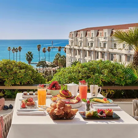 Hotel Barriere Le Gray D'Albion-3
