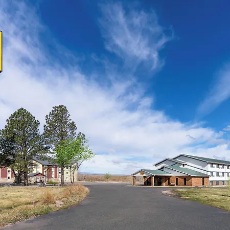 Super 8 By Wyndham Cheyenne Wy-3