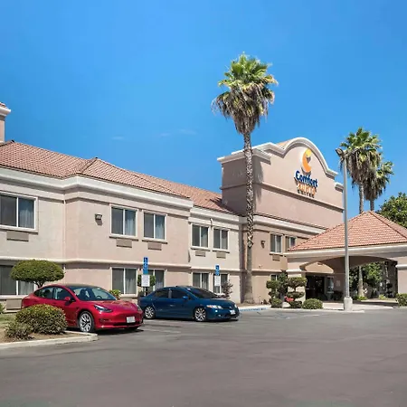Comfort Suites Tulare Sequoia Gateway-3