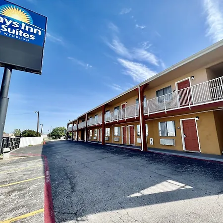 Days Inn & Suites By Wyndham Arlington Near Six Flags-2