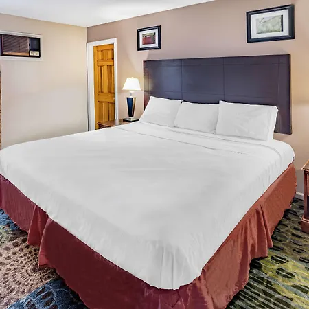 Travelodge By Wyndham Great Barrington Berkshires-2