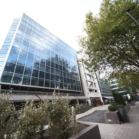Clayton Hotel Chiswick-2