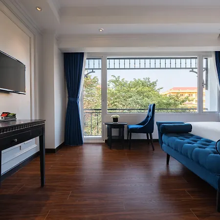 Flower Hotel-2