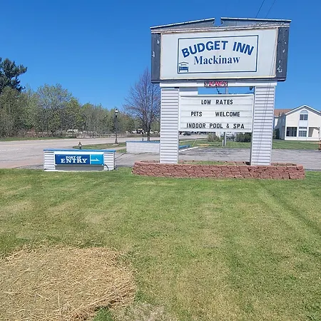 Mackinaw Budget Inn-3