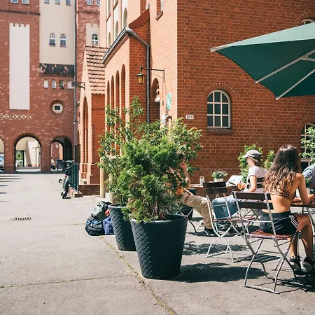 Three Little Pigs Hostel - Your Berlin Castle-2