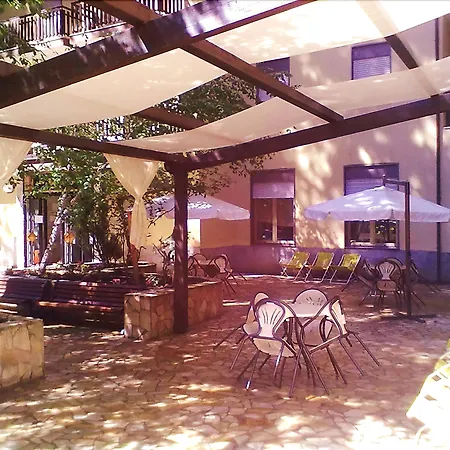 Hotel Meranda-3