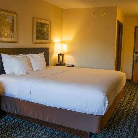Baymont By Wyndham Howell/Brighton-2