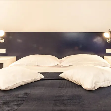 Casa Fola - City Centre Rooms-2