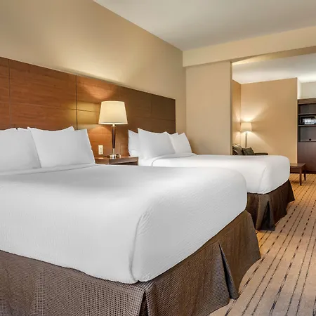 Best Western Plus, Bathurst Hotel & Suites-2