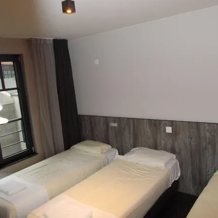 Brxxl 5 City Centre Hostel-2