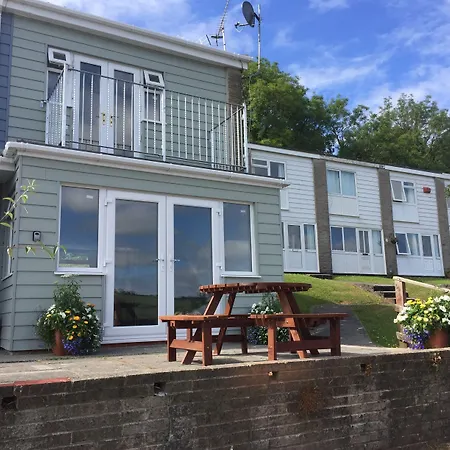 Freshwater Bay Holiday Cottages-3