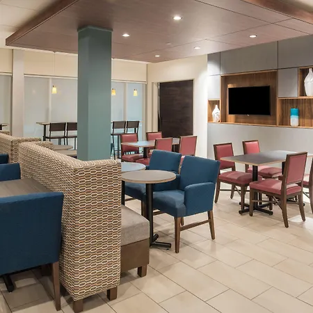 Holiday Inn Express & Suites Kingdom City By Ihg-3