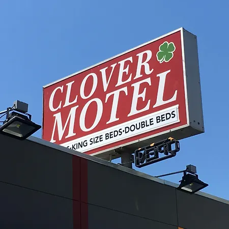 Clover Motel-3