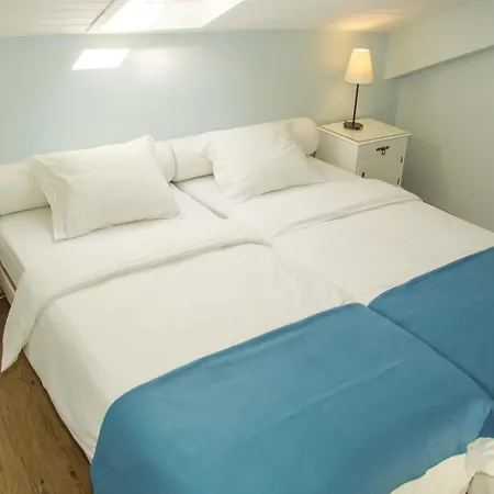 Goodmorning Solo Traveller Hostel-3