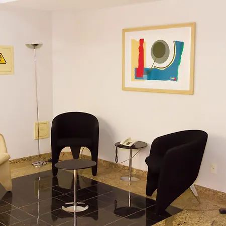 Hotel Canada-3
