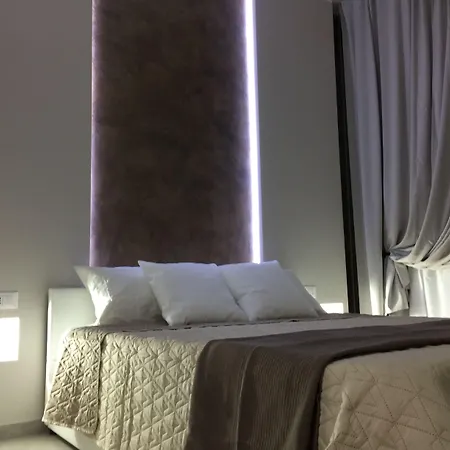 Turin Central Rooms-3