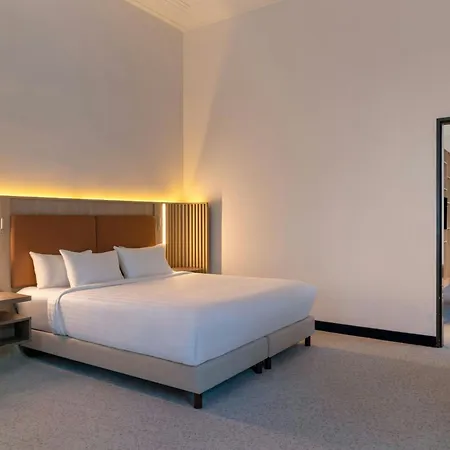 Courtyard By Marriott Bremen-3