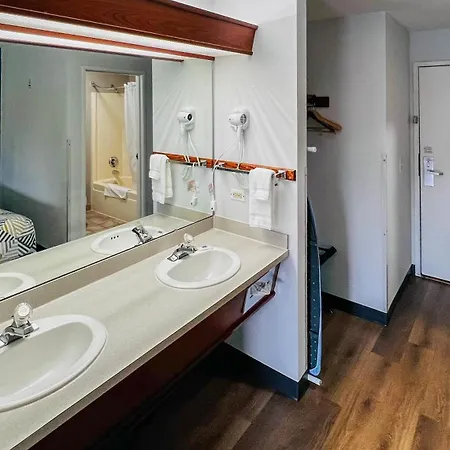 Studio 6 Suites Portland Or I-5 Ohsu-3