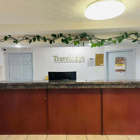 Travelodge By Wyndham Sellersburg-3