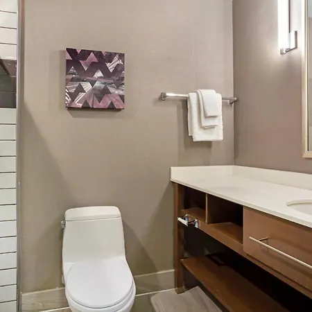 Best Western Plus Coalinga Inn-3