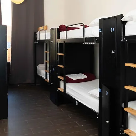 360 Hostel Borne-2