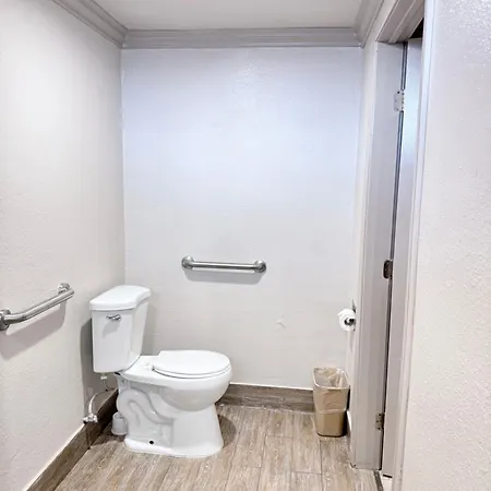 Town House Motel-3