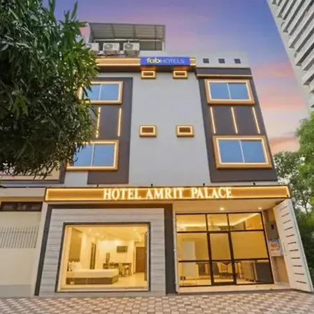 Fabhotel Amrit Palace-2
