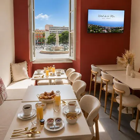 Hotel De La Mer-2
