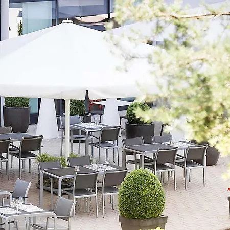 Novotel Suites Genève Aéroport-2