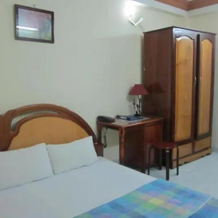 Son Tung Hotel - De Tham Street-2