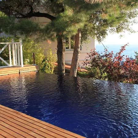 La LUNA - VILLA D'ARCHITECTE B&B VUE MER ET JACUZZI-3