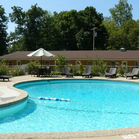 The Saugatuck Retro Resort-3