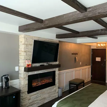 Cedar Stables Inn & Suites-3