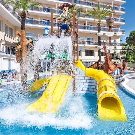 Hotel Oasis Park Splash-3