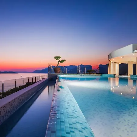 Royal Blue Hotel-3