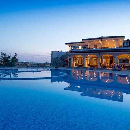 Nevis Resort & Aqua Park-3
