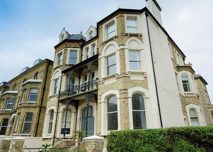 Seaview Mansion Apartment - Central Hove With Parking