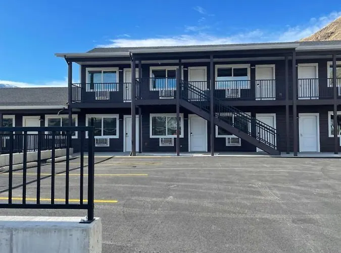 The Roosevelt Hotel - Yellowstone Gardiner