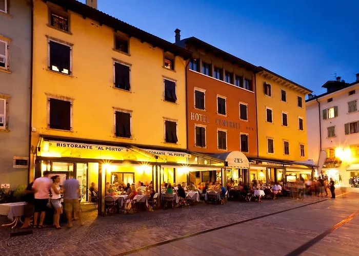 Hotel Centrale Torbole Sul Garda