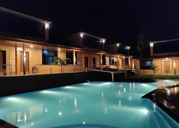 Arya Resort And Spa