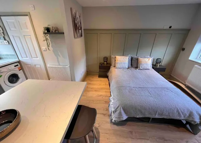 Seaview 1 Bed Open Condo - Free Parking