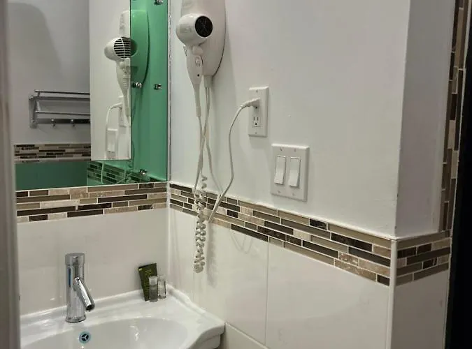 Adas Guesthouse