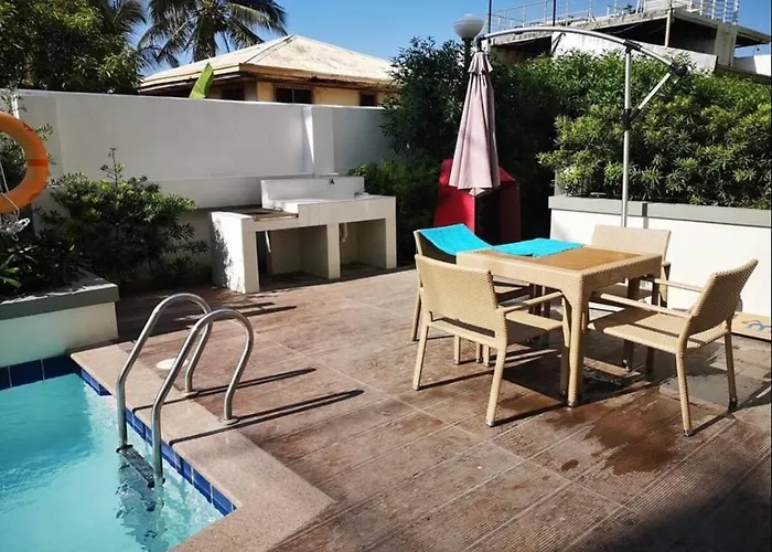 One Spatial Two Bedroom Condominium Unit With Pool And Free Netflix And Wifi