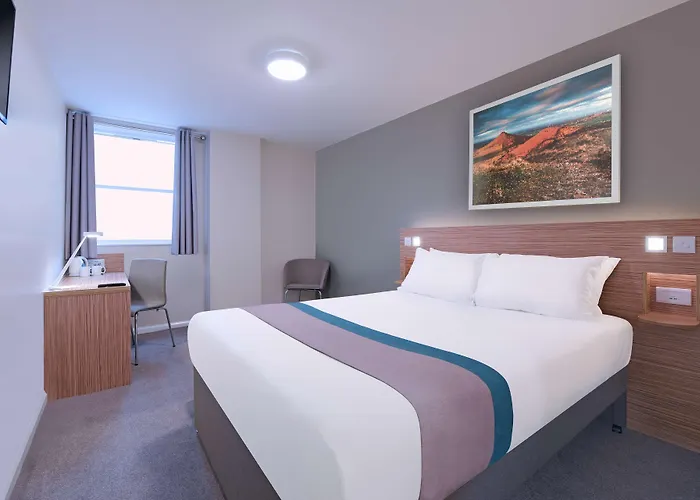 Travelodge Edinburgh Central Hotel