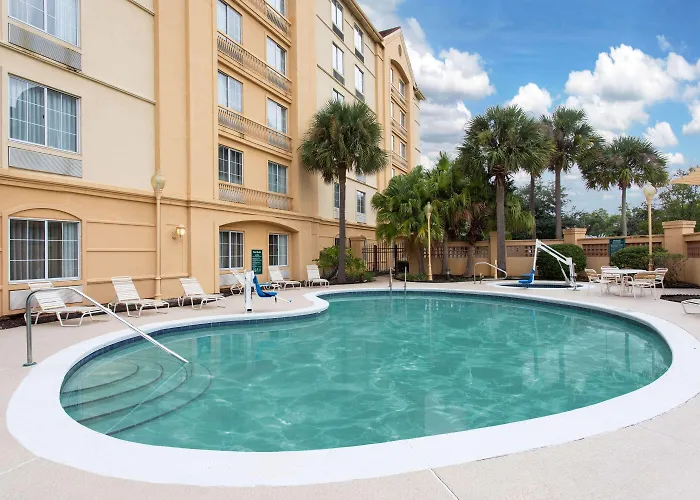 Jacksonville Hotels With Jacuzzi in Room