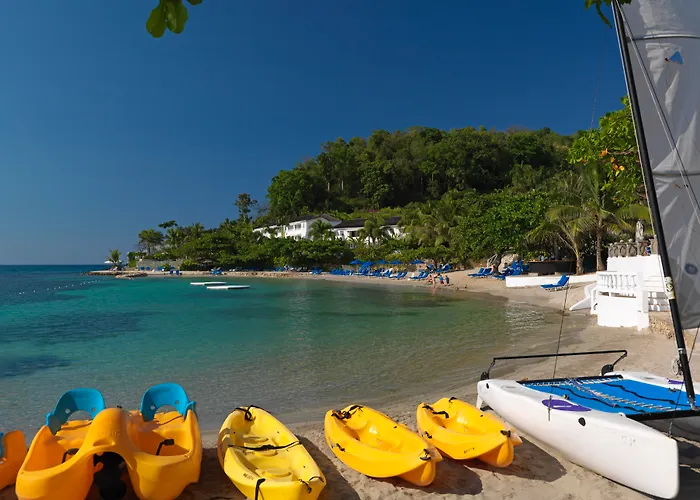 Round Hill Hotel & Villas