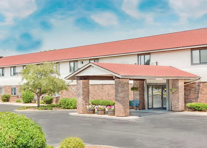 Super 8 By Wyndham Green Bay Near Stadium